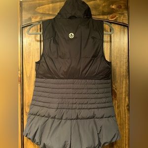 Lululemon Fluffin Awesome puffer vest size 8 color black